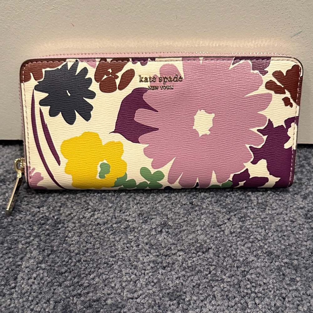 Kate Spade NWOT Multicolor Floral Wallet - Purple, Yellow, White